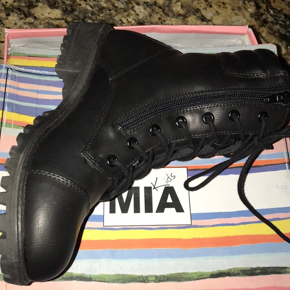 Nice combat boots - Picture 1 of 4